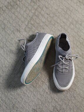 Blowfish Size 6.5 Grey Stretchy Woven Lace Up Sneakers